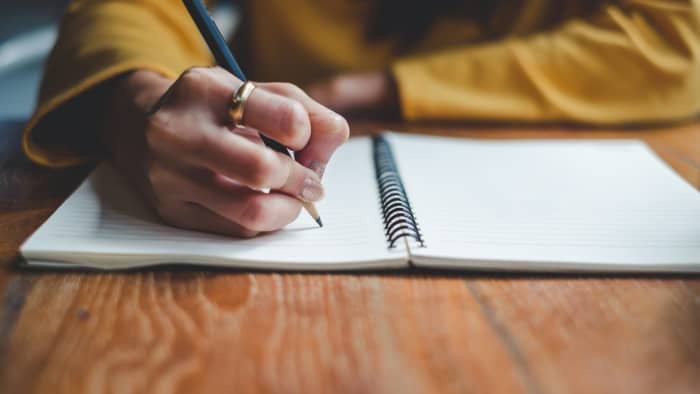 how-to-keep-readers-interested-in-your-story