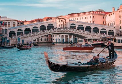 Gondola, Its Meaning, Origin and History - HubPages