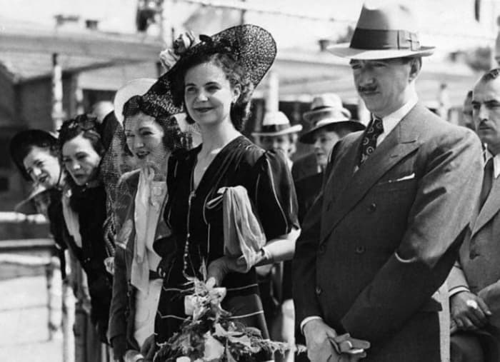 King Zog and Queen Consort Geraldine of Albania in Sweden during their exile. The ladies to the queen's left are Zog's sisters.