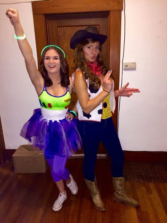 35+ DIY Halloween Costumes for Women That Are Ideal for BFFs - Holidappy