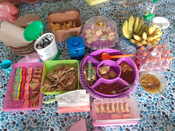 Muslim moms think where to get money to prepare some foods such as Ketupat, Lepat (cooked rice being wrapped in young leaves of coconut), Rendang of meat, soft drinks, cake, fruits, etc., as one of the main menus to be served during Eid al-Fitr.