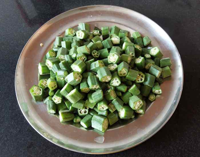 Easy Bendekayi Kayirasa (Lady's Finger Curry) Recipe Delishably