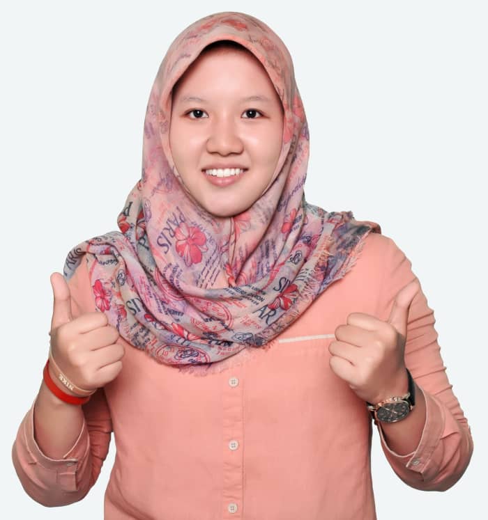 Yes, good mom, don't be stressed, but be happy please, move on. We continue our Eid al-Fitr next year. Let our dad earn money for you, right?