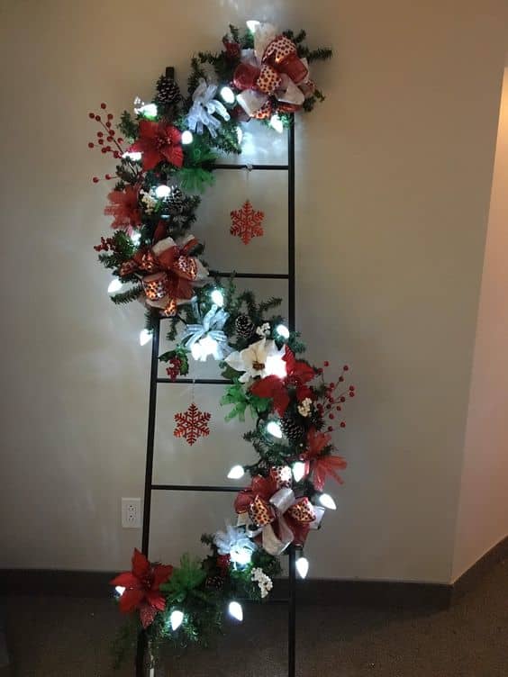 30+ DIY Christmas Ladders Ideas To Turn Your Home Into A Winter ...