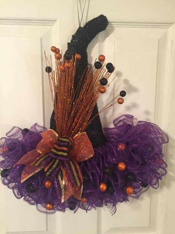 75+ Elegantly Spooky DIY Halloween Wreaths - FeltMagnet