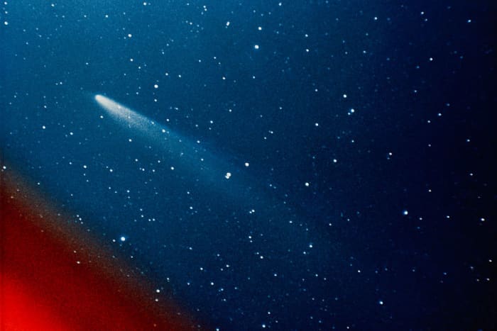 This color photograph of the comet Kohoutek (C/1973 E1) was taken by members of the lunar and planetary laboratory photographic team from the University of Arizona, at the Catalina observatory with a 35mm camera on January 11, 1974.