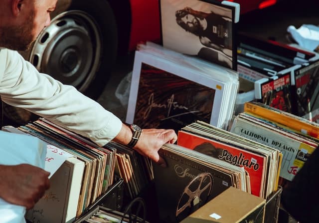 So you found the perfect vinyl box set for your friend living across the country. Curious about how to ship it? Read below.