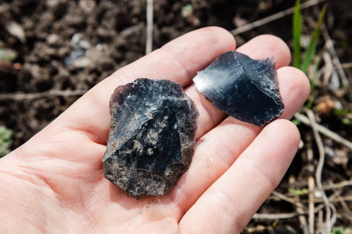 Black obsidian can be used in a yes/no crystal divination.