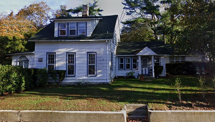 The shorter section is the windows to the small dining room, the kitchen window and door. Further back Behind that is the mud room and a bedroom. The last smaller section was the big dining room.