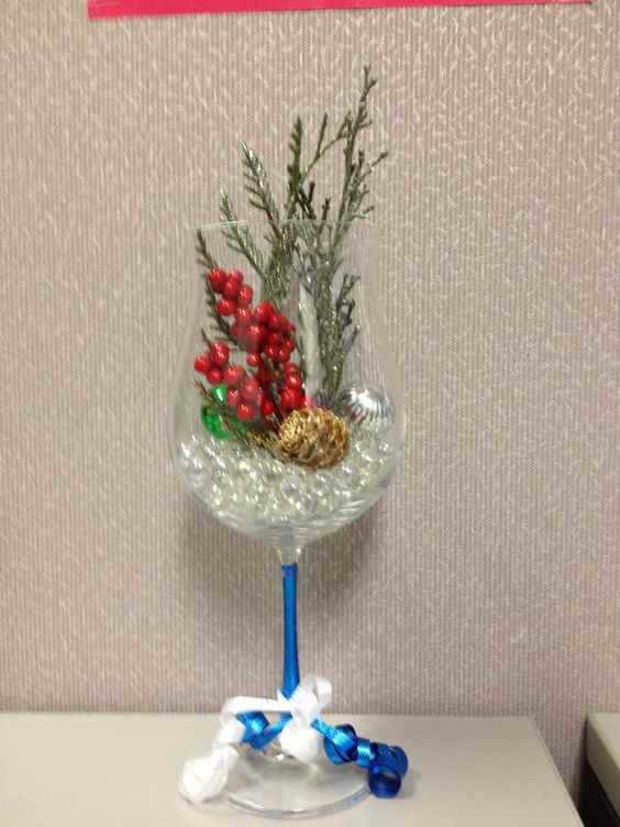 100+ Easy to Make Wine Glass Christmas Decorations to Bring the Festive Magic Home Holidappy