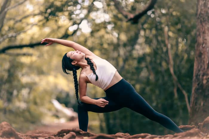 Stretching exercises are not an exclusively outdoor activity. See how you can limber up at work, too.