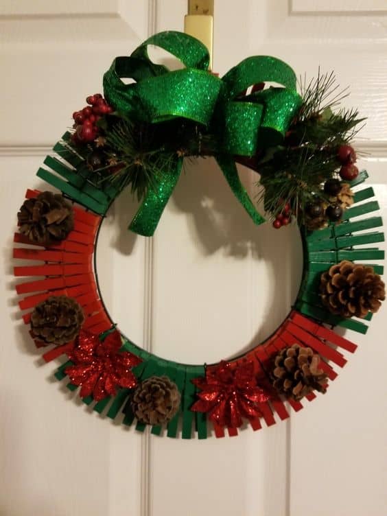 50+ Easy DIY Christmas Clothespin Wreath Ideas to Deck Your Doors This ...