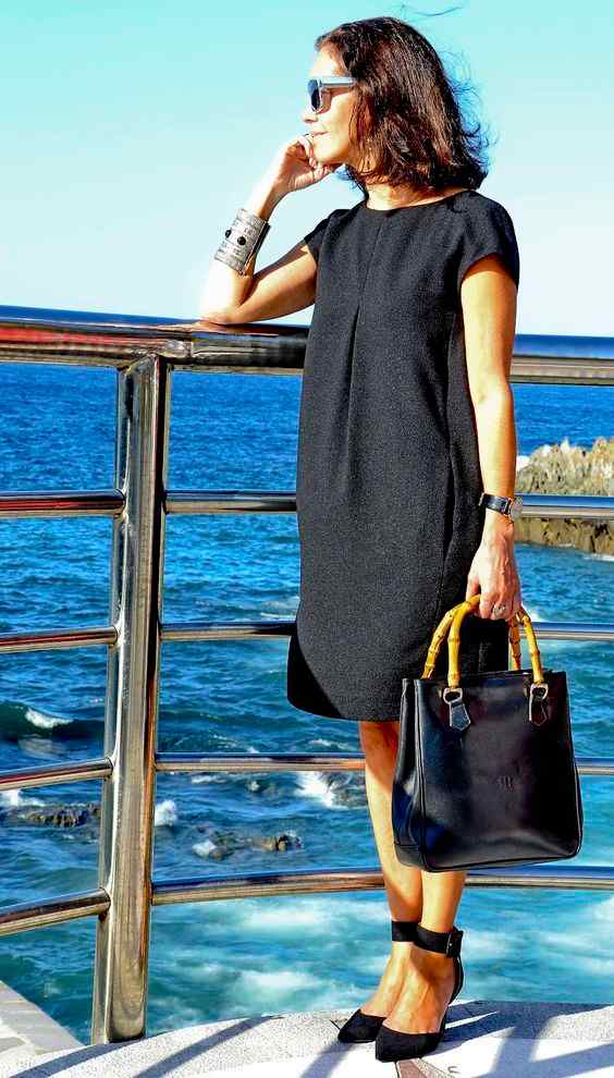 Cool and comfortable wool shift dress