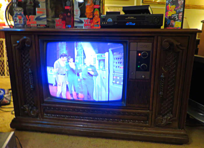 Quasar Color Console Television Model Wl9439sp, and Other Vintage Quasar Tvs HubPages