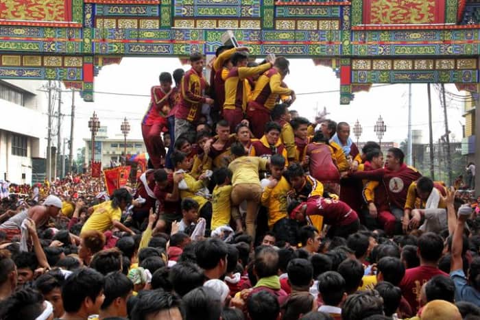 Quiapo Church Plaza, Manila, January 9, 2016. The Feast of the Black Nazarene. Photo by Romeo Mariano.