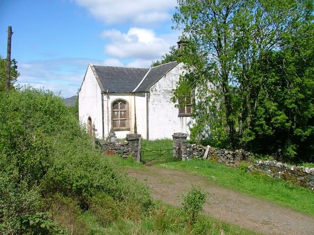This was built in 1827-8 and designed by the famous architect Thomas Telford