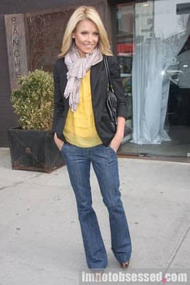 Kelly Rippa looking fashionable as always. This time with jeans and a pashmina scarf.