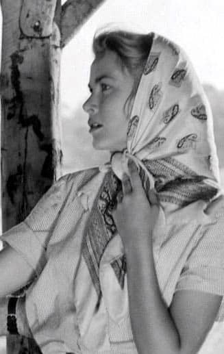 Grace Kelly with a third and also great fashion statement using a silk scarf for a head scarf