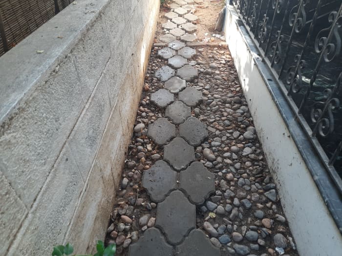 Using pebbles on pathways