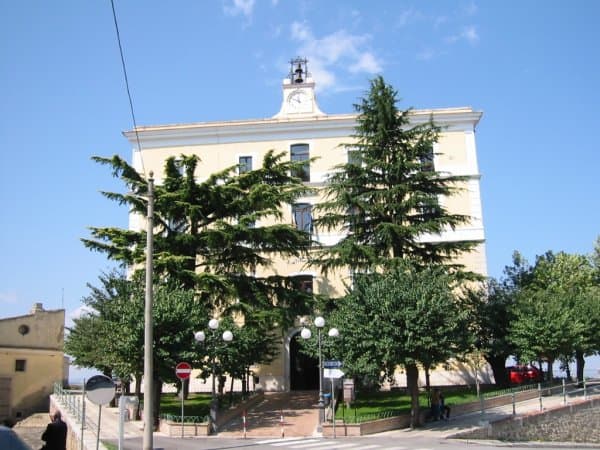 This is the old castle of Genzano, it has been used as the town hall (Municipio) the old folks of Genzano still call it the castle.
