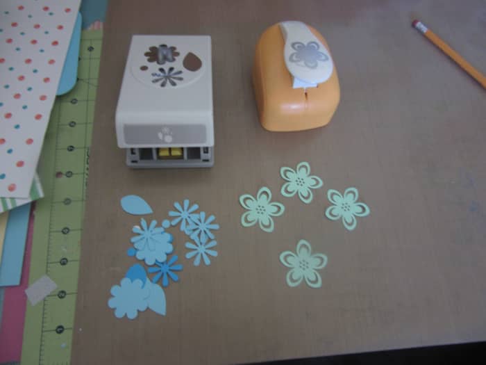Shape punches are some of the most popular punches. They come in an endless variety of shapes and sizes