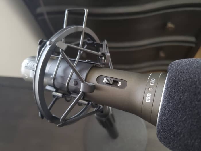 The Knox Microphone Shock Mount works on stands compatible with Audio-Technica ATR2100-USB and Samson Q2U microphones