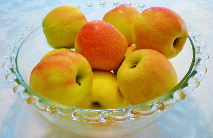 Hungry people would be so happy to have a bowl of apples available to eat. If you have apple trees, why not donate some of the harvests to a local food pantry?