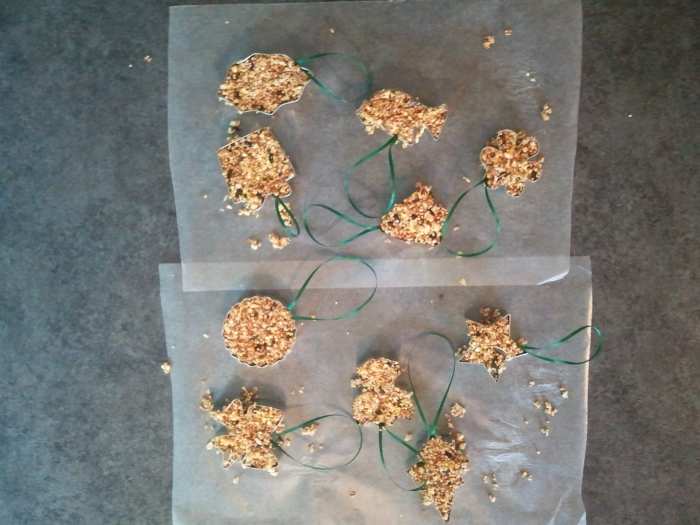 Although it sounds like it would be an icky sticky mess, it's really not. Everything is contained on the wax paper.