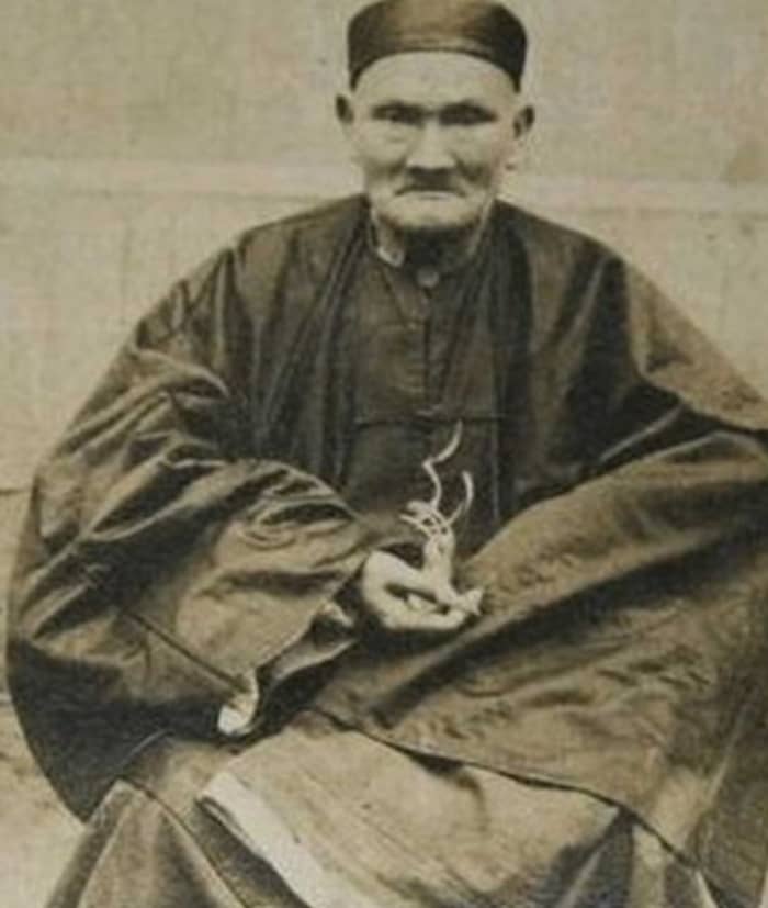 The incredible story of Li Ching-Yuen, a martial art expert and an herbalist who lived for over 256 years.