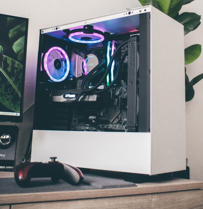 Should You Buy or Build a Gaming PC? - LevelSkip