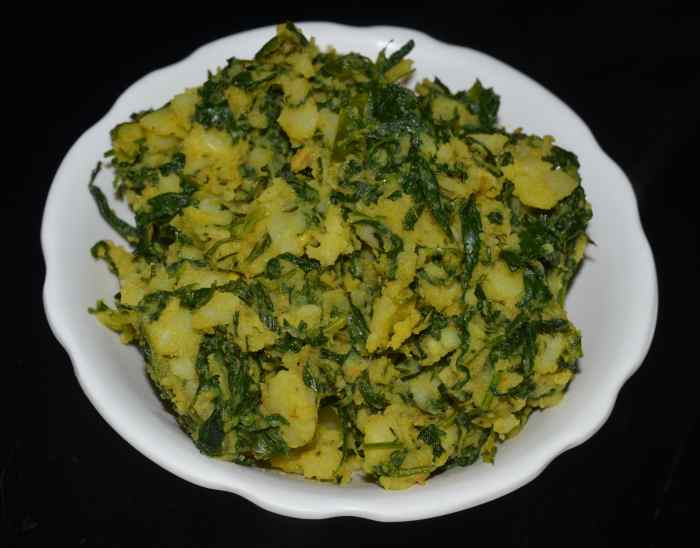 Natural Flavored Aloo Methi Side Dish (Potato Fenugreek Leaf Curry
