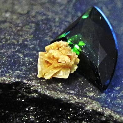 Small crystals formed in the kidney. The most common crystals are made of calcium oxalate and they are generally 4–5 mm.
