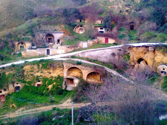 In Genzano chasm there are old caves where the people of Genzano use to make wine. Well we have to say that today some of these caves need of repairs their entrance, but that is the way they are today.