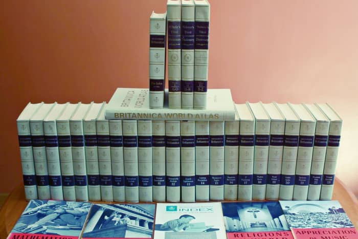 1969 New Edition Encyclopedia Britannica, the reference standard of the world. The Britannica headquarters was located at 425 North Michigan Avenue, Chicago Illinois, back in 1969.