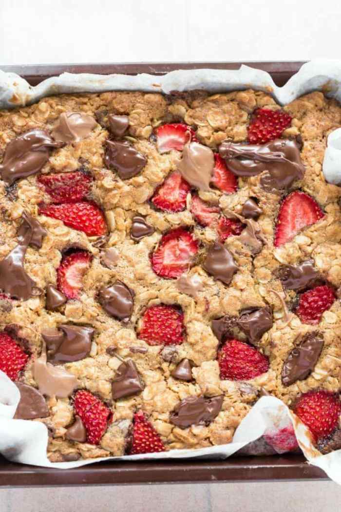 Strawberry Oatmeal Bars