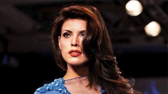 8-famous-female-models-of-india