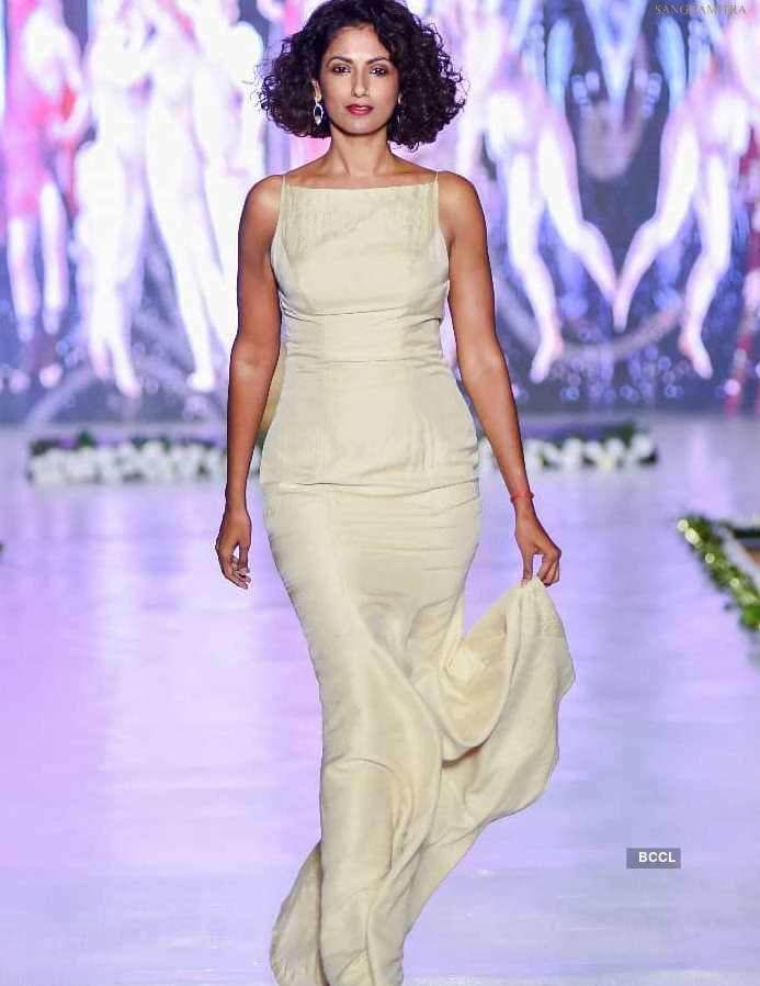 8-famous-female-models-of-india