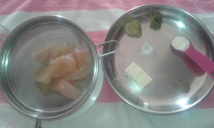 Other ingredients: Boneless chicken, ginger-garlic paste, green chilli paste, salt, garam masala powder, cheese and cream