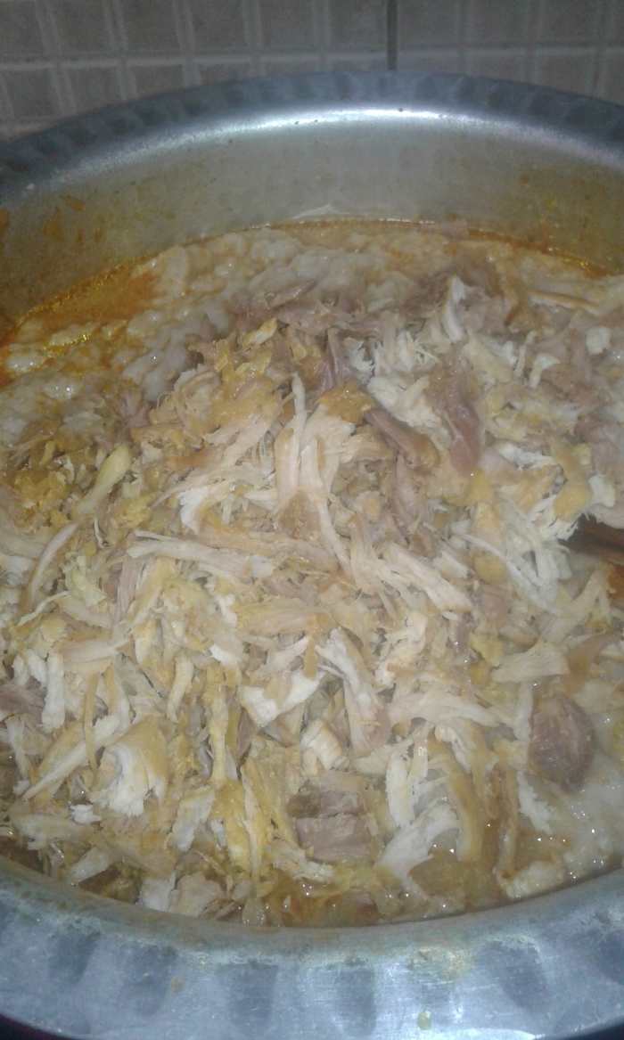 Blend barley and wheat mixture until smooth, add shredded chicken and chicken stock cubes, mix until well combined.