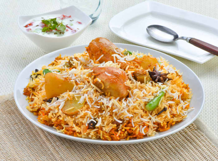 different-style-chicken-sindhi-biryani-with-mint-and-yogurt-raita