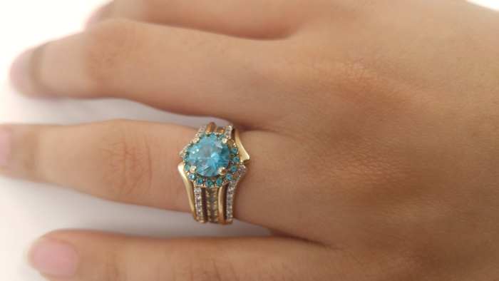 The ring Andrew chose for his wife. Gorgeous, isn't it?