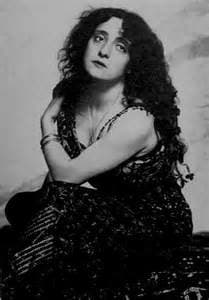 This famous actress of the past, Lyda Borelli (22 March 1884 – 2 June 1959) She was an Italian actress of cinema and theatre. She was born in Genoa, and died in Rome. She has called home the castle of Monteserico.