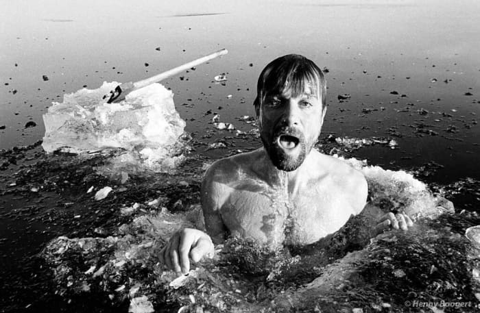 "wim-hof-emerging-from-the-icy-cold-water-the-wim-hof-method-photo-credit-henny-boogert" by DJANDYW.COM is licensed under CC BY-SA 2.0