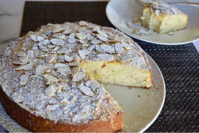 Almond ricotta cake