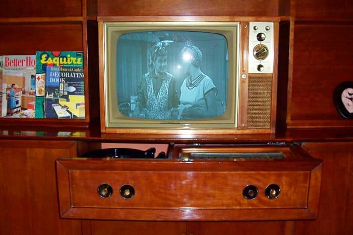 I think Lucy is very happy with this television.... Great job "modernman".. what an awesome room, very nice retro design, just stunning. Very beautiful and stylish.