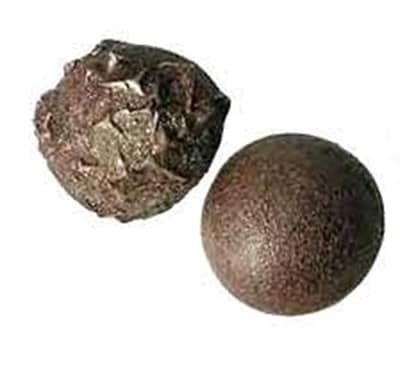 Boji stones typically come in two forms, the male and female. The male form has sharp, obtrusive edges while the female form as smooth, rounded edges.