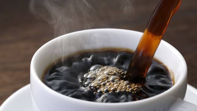 this is less than a caffeine pill; but in most situations, two hundred milligrams is too much and can cause anxiousness and lightheadedness if not staying properly hydrated. Cons of Coffee as Caffeine Source: May not be as effective for some as caffe