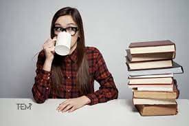 Students provided multiple reasons for caffeine use including: to feel awake (79%); enjoy the taste (68%); the social aspects of consumption (39%); improve concentration (31%); increase physical energy (27%); improve mood (18%); and alleviate stress
