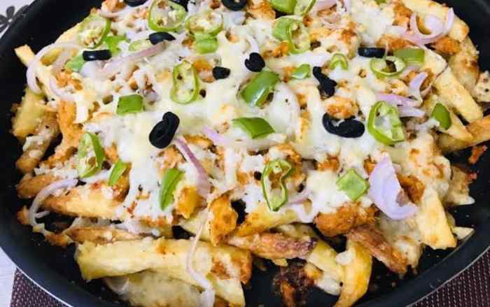 Learn how to make restaurant-style pizza fries at home!
