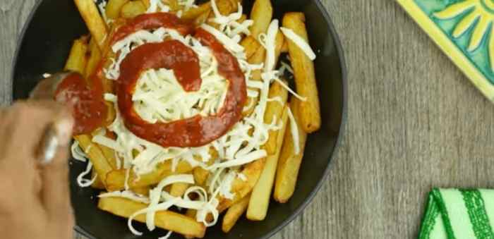 Add a cheese layer and then layer on some pizza sauce.